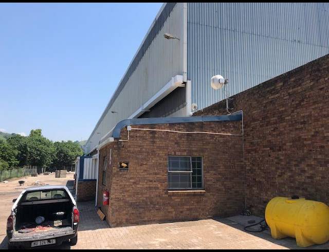 7,145M² WAREHOUSE TO LET IN MAXMEAD